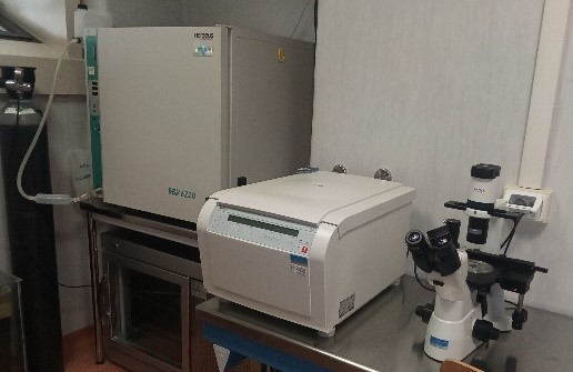 Microscophe, centrifuge, Incubator