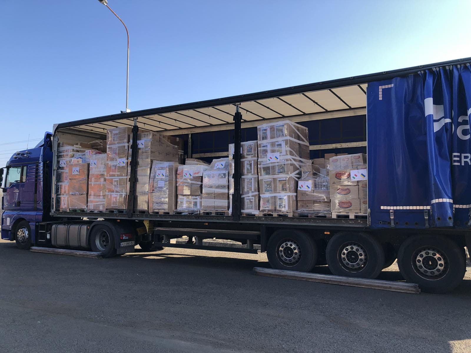 Camion con aiuti per Ucraina