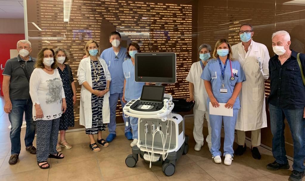 Un ecografo di ultima generazione donato alla Cardiologia del Santa Maria Nuova dalla famiglia Ferrari Un ecografo di ultima generazione donato alla Cardiologia del Santa Maria Nuova dalla famiglia Ferrari
